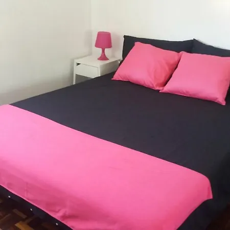 בית הארחה F!