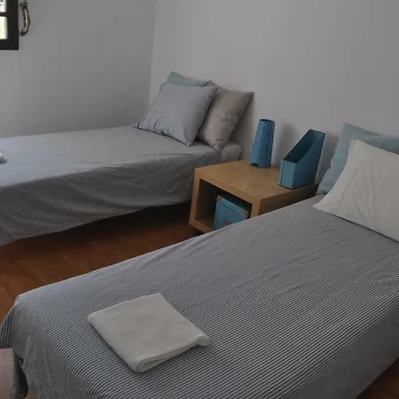 F! 게스트하우스 *